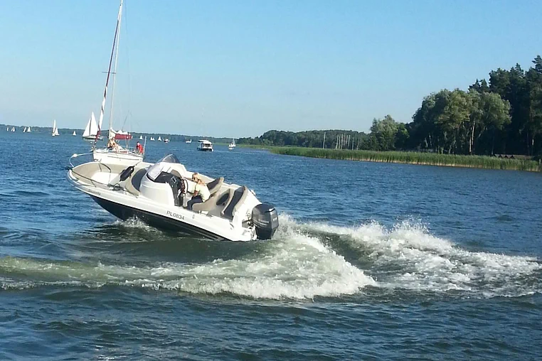 Mazury czarter - AM 555