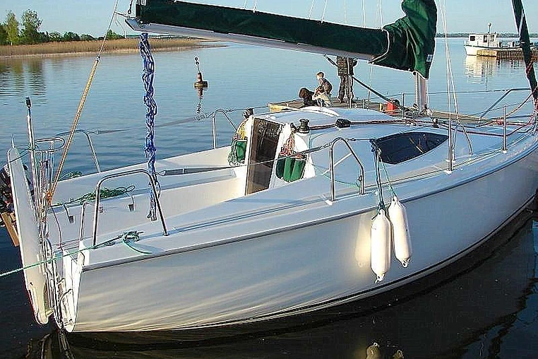 Czarter Antila 22