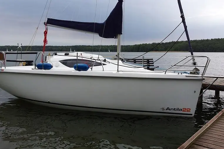 Mazury czarter - Antila 22