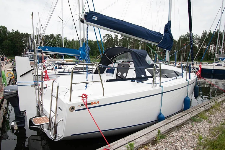Czarter Antila 24.4