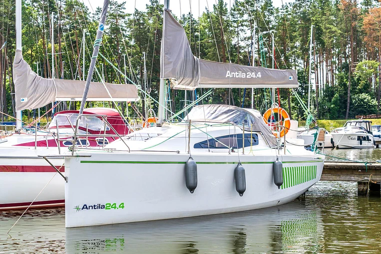 Mazury czarter - Antila 24.4