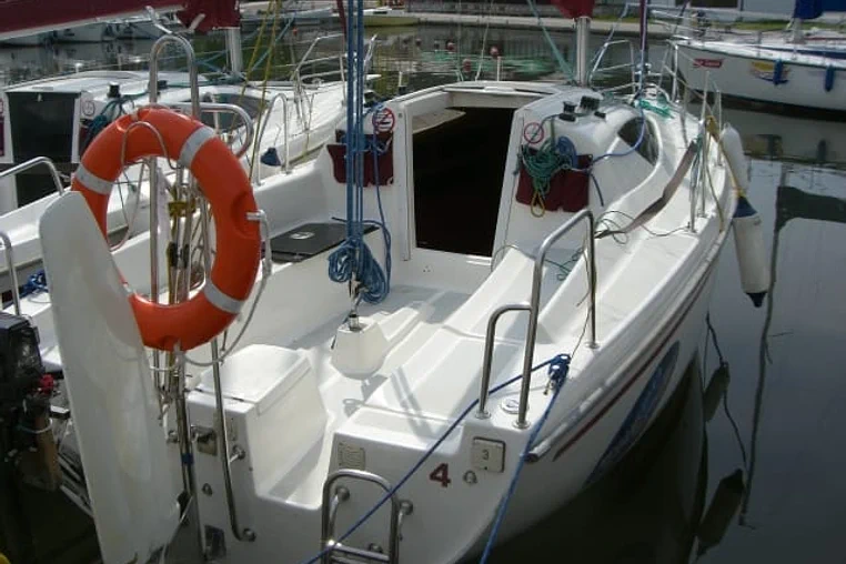 Mazury czarter - Antila 24