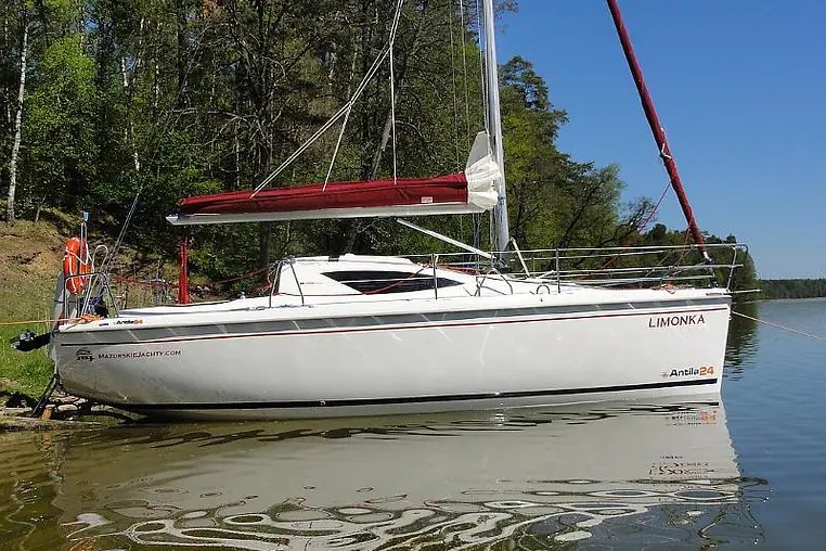 Mazury czarter - Antila 24