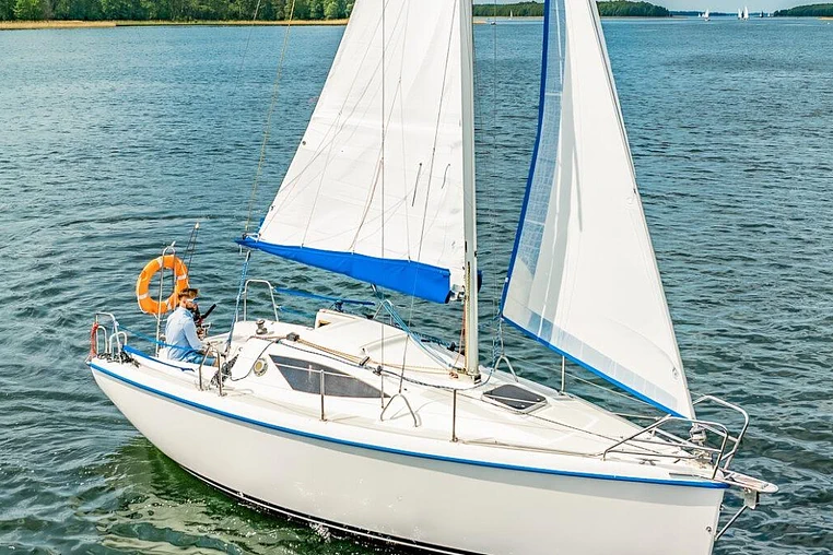Czarter Antila 24