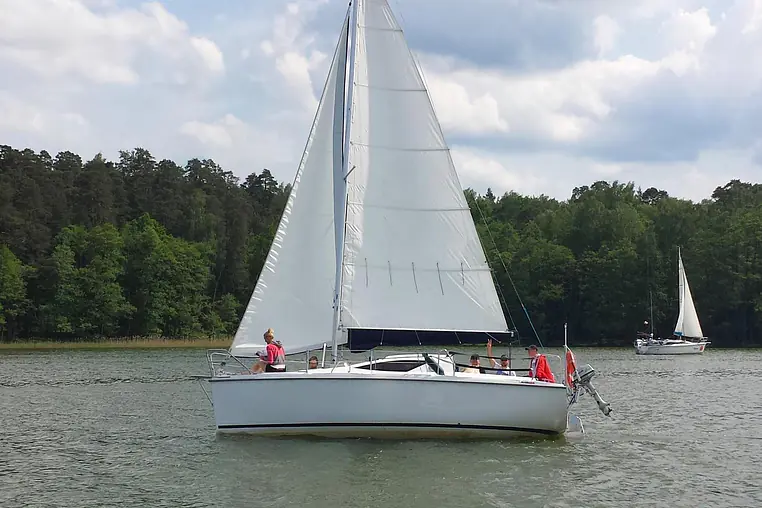 Mazury czarter - Antila 24