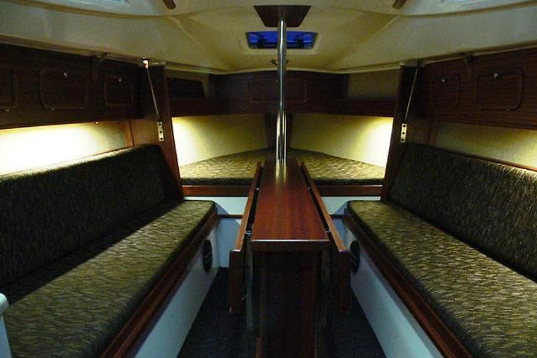 Czarter Antila 24