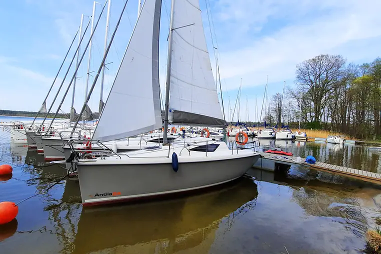 Mazury czarter - Antila 24