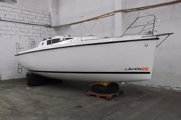 Mazury czarter - Antila 26