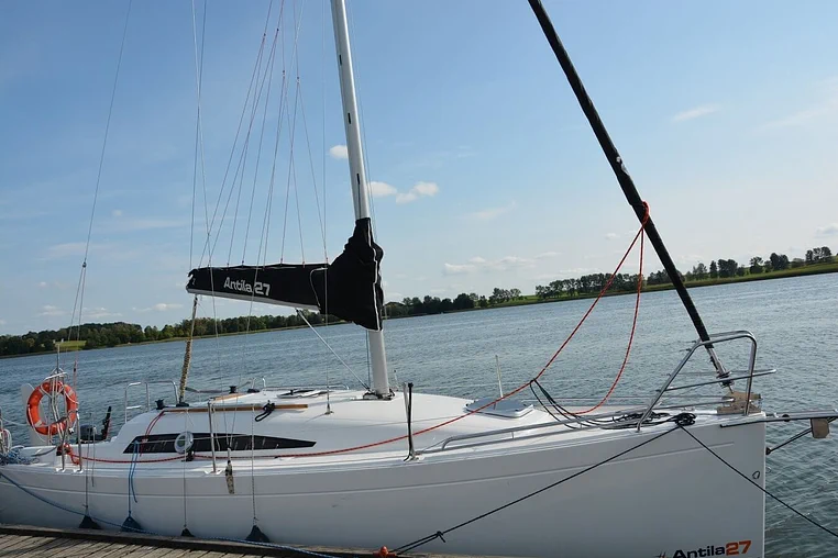 Czarter Antila 27