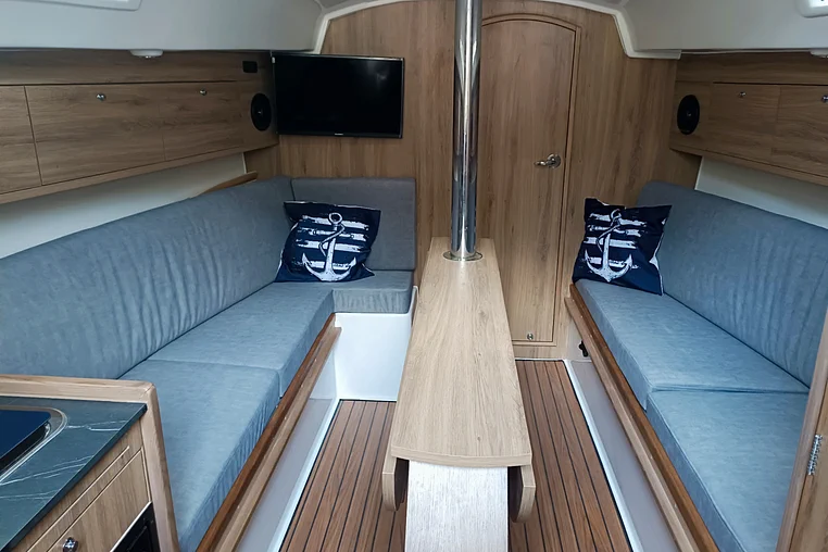 Czarter Antila 27