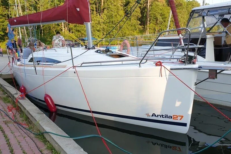 Czarter Antila 27
