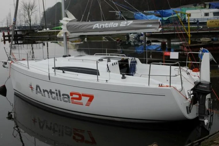 Czarter Antila 27