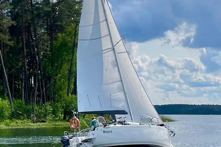 Mazury czarter - Antila 27