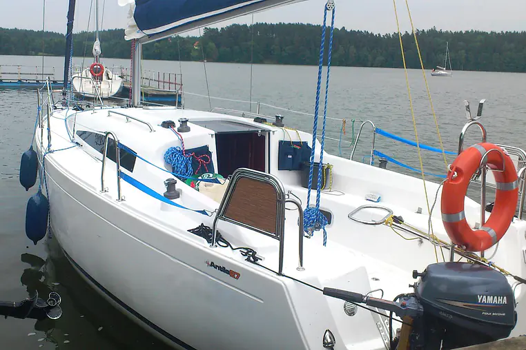 Mazury czarter - Antila 27