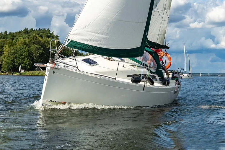 Mazury czarter - Antila 27
