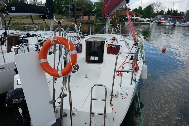 Czarter Antila 27