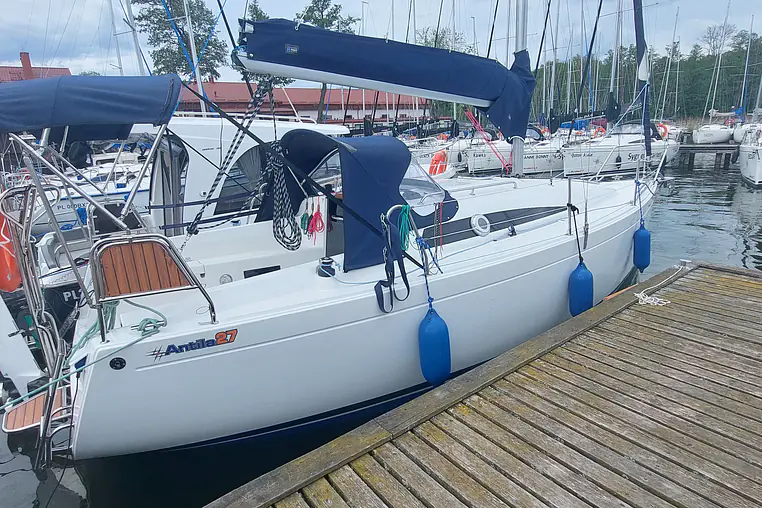 Mazury czarter - Antila 27