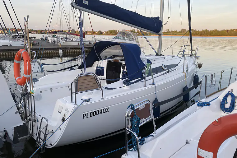 Mazury czarter - Antila 27