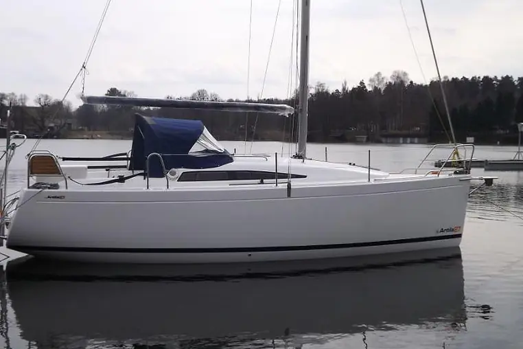 Mazury czarter - Antila 27