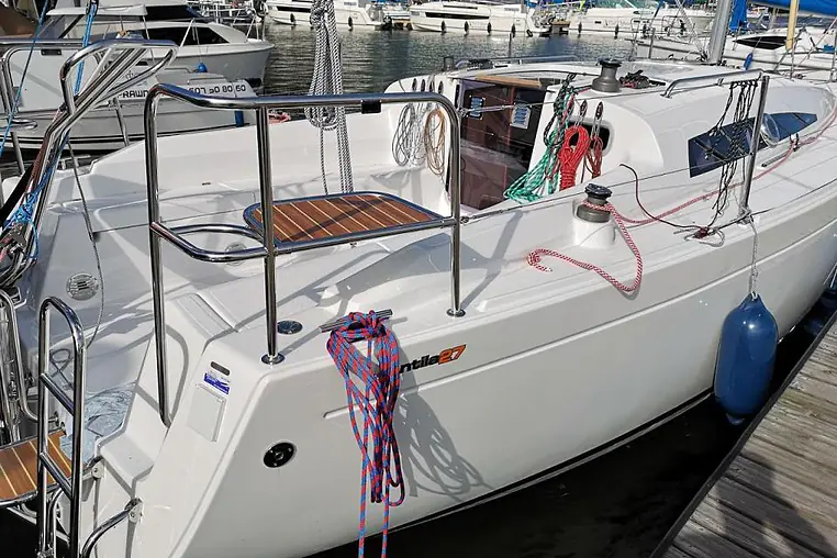 Czarter Antila 27