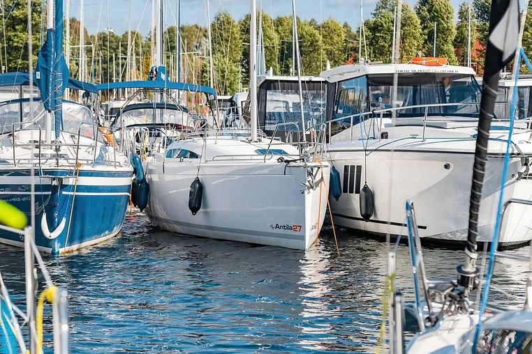 Mazury czarter - Antila 27