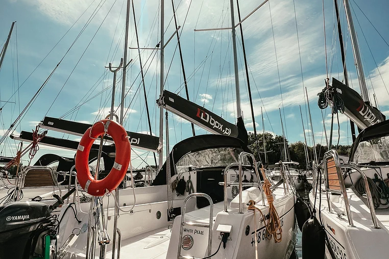 Mazury czarter - Antila 27