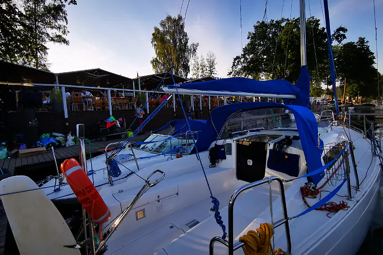 Mazury czarter - Antila 27