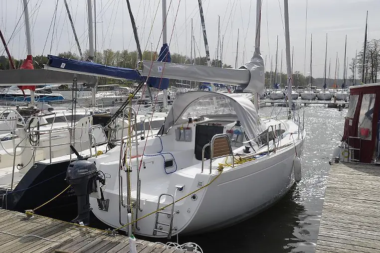 Giżycko czarter - Antila 27
