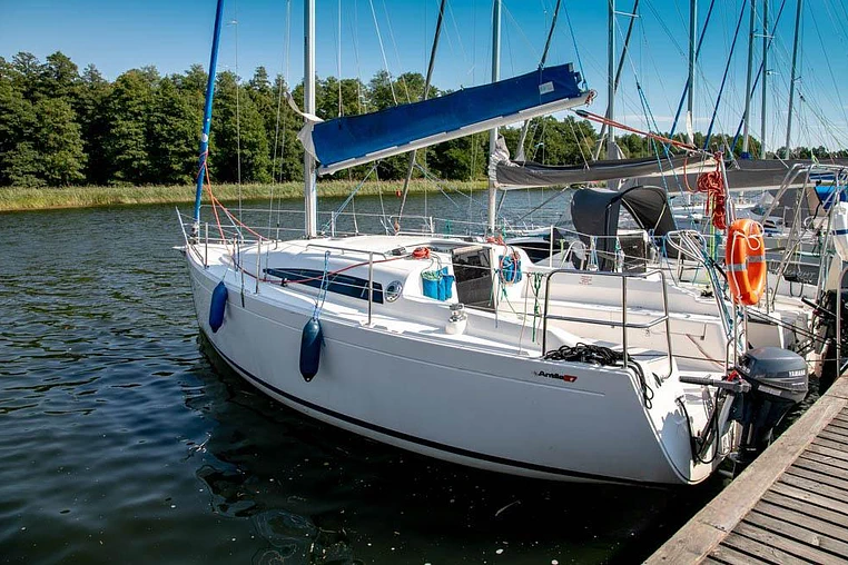 Czarter Antila 27