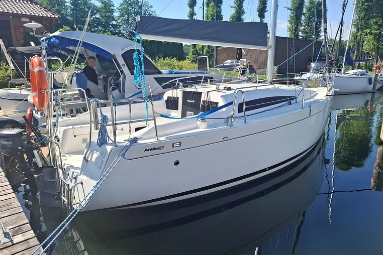 Czarter Antila 27
