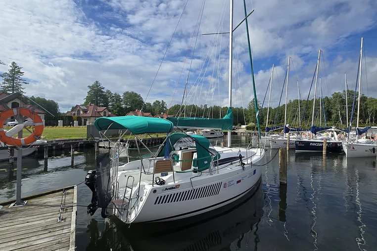 Czarter jachtu żaglowego Antila 27