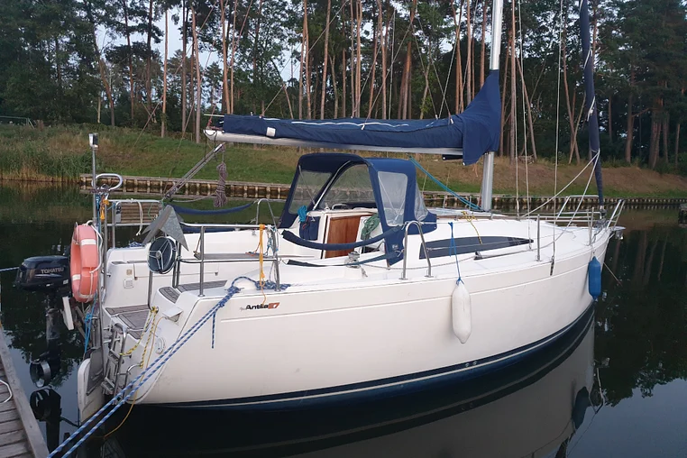 Czarter Antila 27