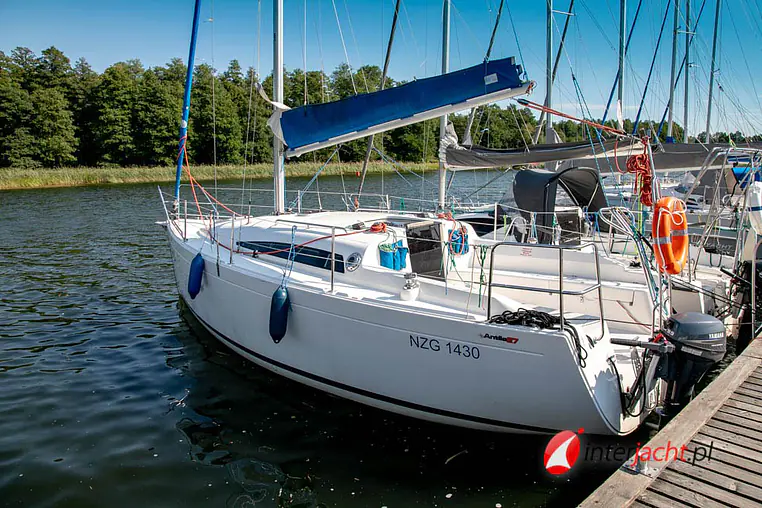 Mazury czarter - Antila 27