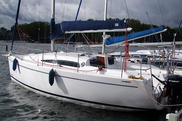 Czarter Antila 27