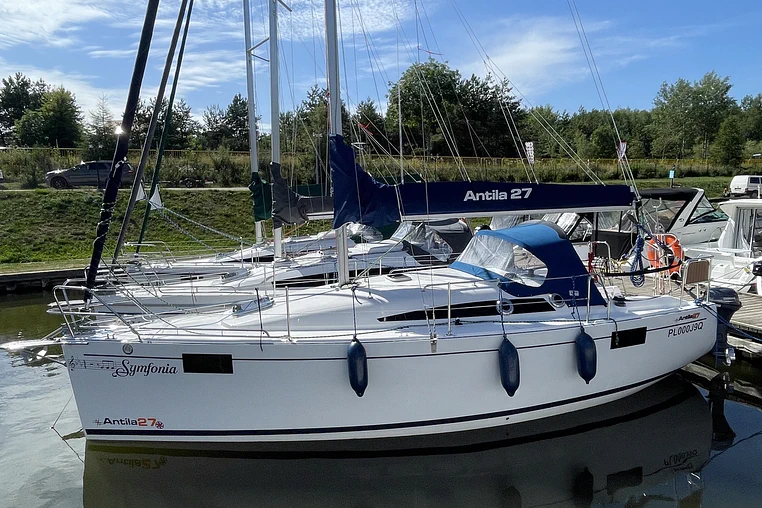 Czarter jachtu żaglowego Antila 27