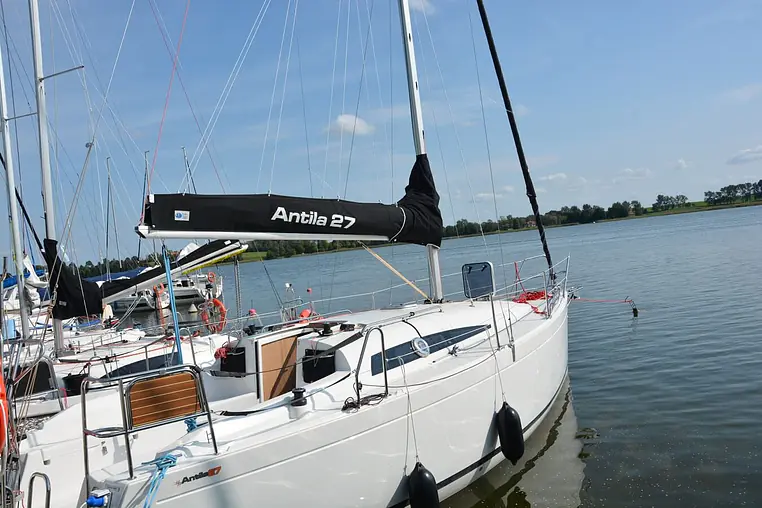 Mazury czarter - Antila 27