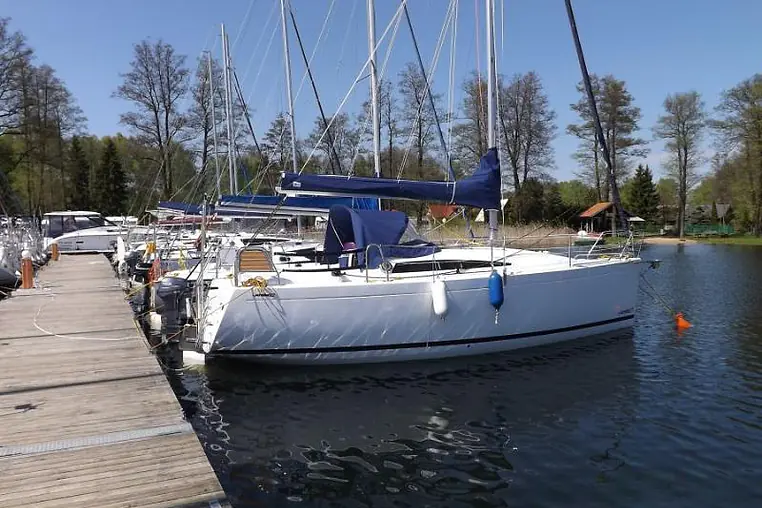 Mazury czarter - Antila 27