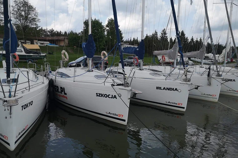 Czarter jachtu żaglowego Antila 27