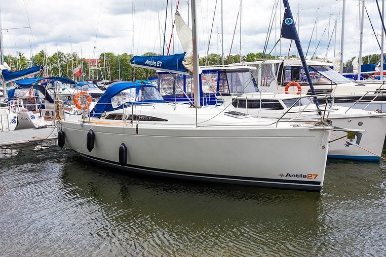 Piękna Góra czarter - Antila 27