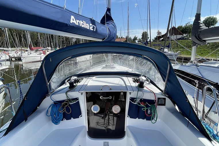 Czarter Antila 27