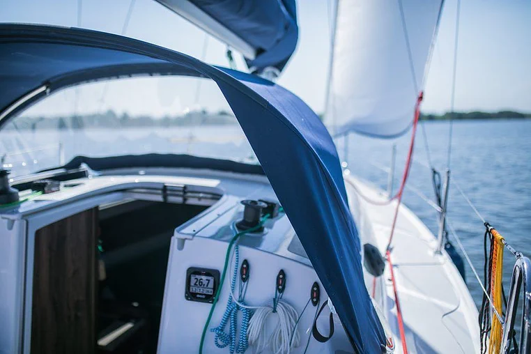 Czarter Antila 27