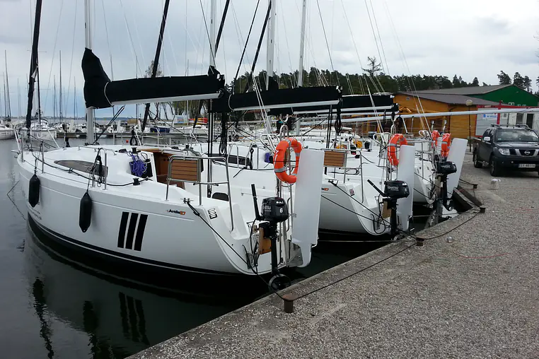 Mazury czarter - Antila 27