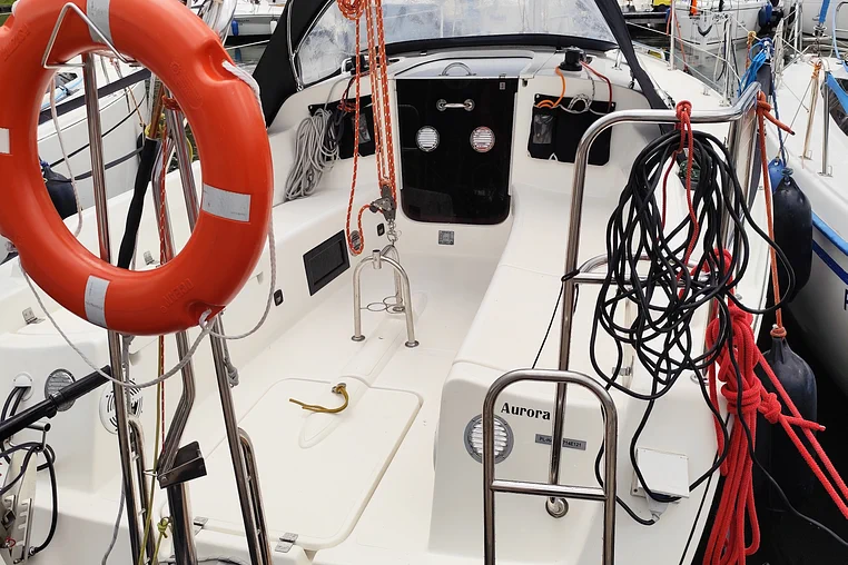 Czarter Antila 27
