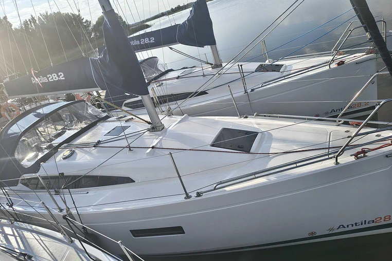 Czarter Antila 28.2