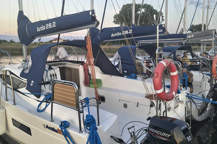 Czarter Antila 28.2