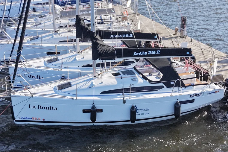 Czarter jachtu żaglowego Antila 28.2