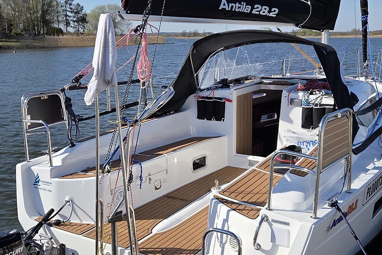 Czarter jachtu żaglowego Antila 28.2