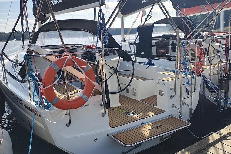 Czarter jachtu żaglowego Antila 30.1