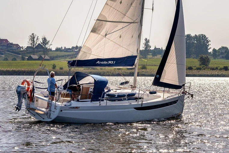 Czarter Antila 30.1