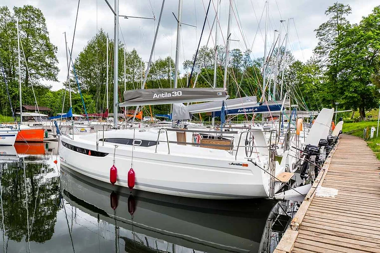 Mazury czarter - Antila 30